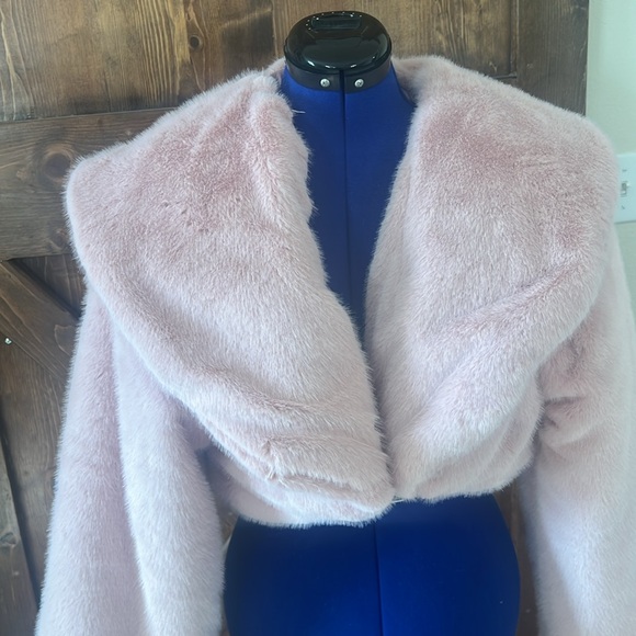 Forever 21 pink faux fur jacket - Picture 4 of 9